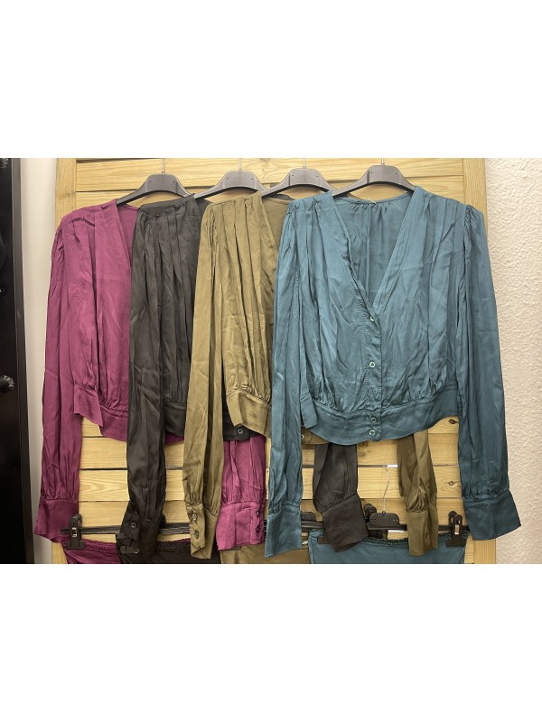 Camisa corta de satén con botones