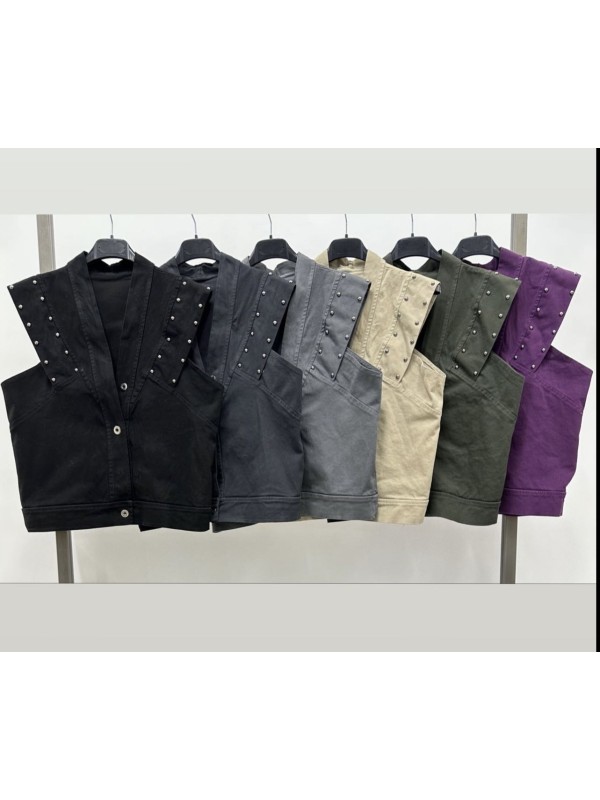 Chaleco doble fila tachas en hombros