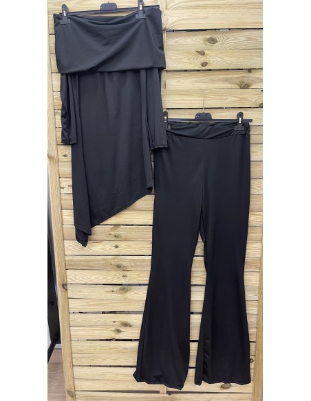 Conjunto de lycra de top asimetrico maxi cuello y pantalon de campana