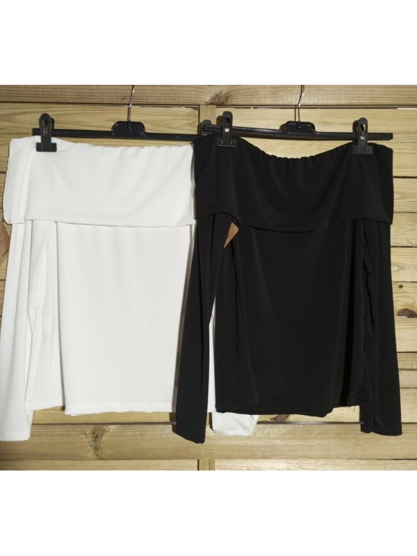 Top de punto de lycra con hombros descubiertos