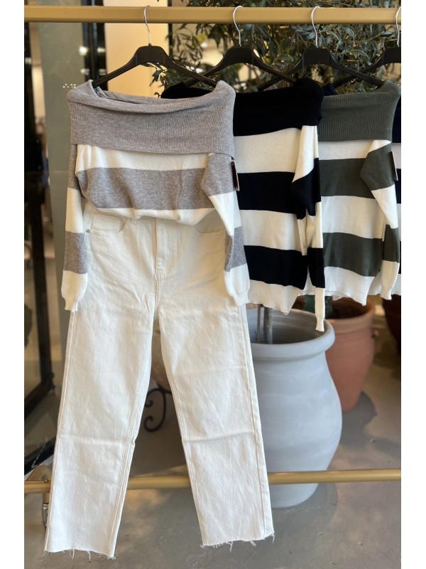 Jersey de rayas con hombros descubiertos