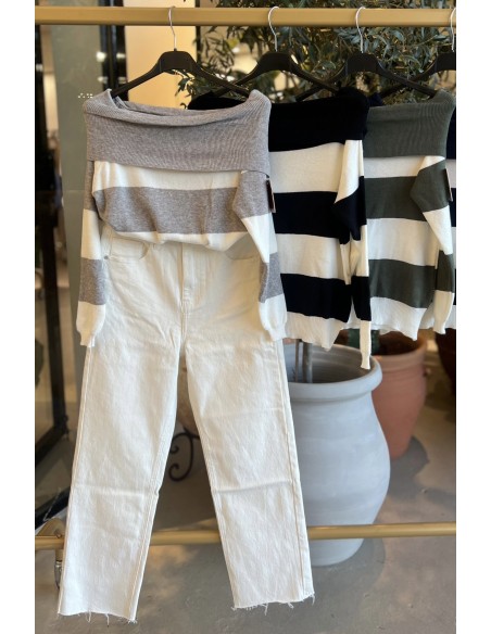 Jersey de rayas con hombros descubiertos