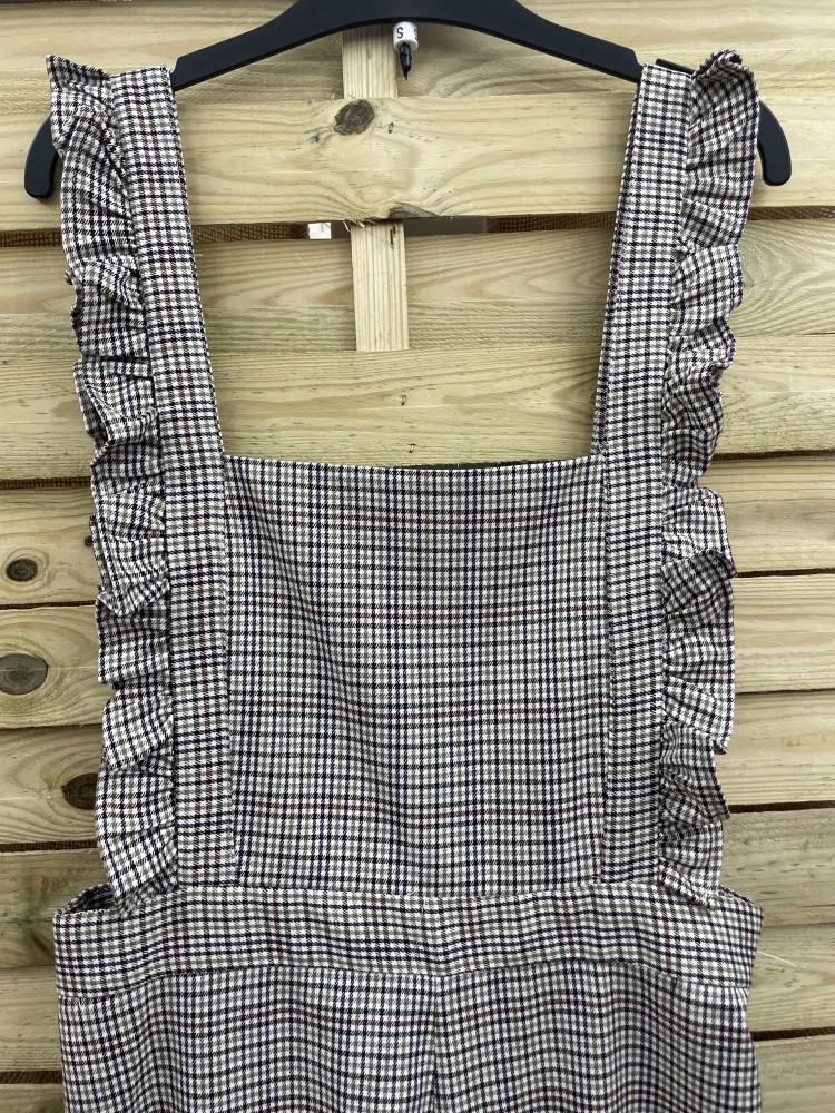 Peto estampado con volantito