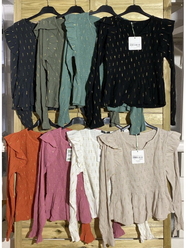 Camisa pintas doradas con volantito en hombros y cintura