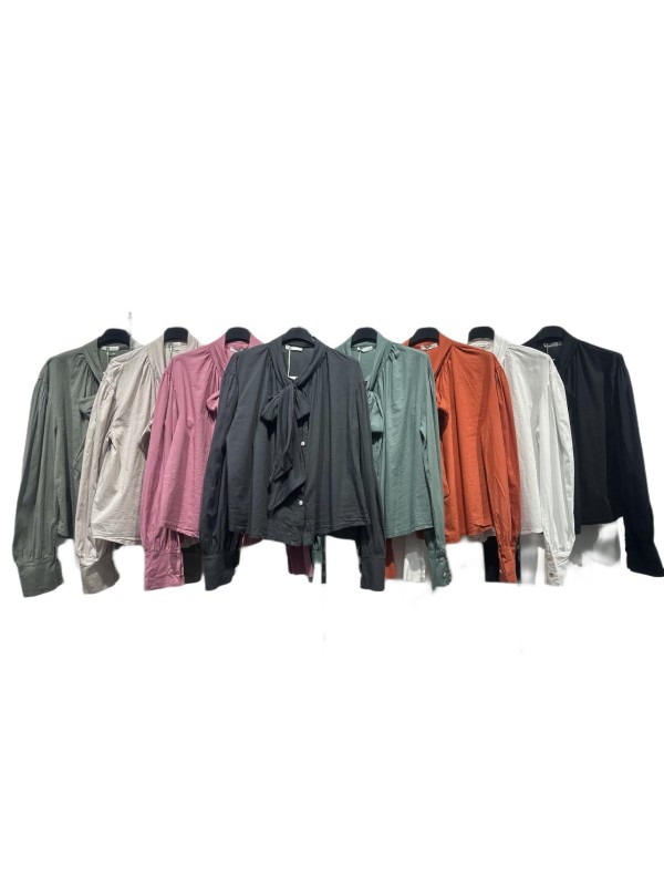 Camisa con lazo en cuello