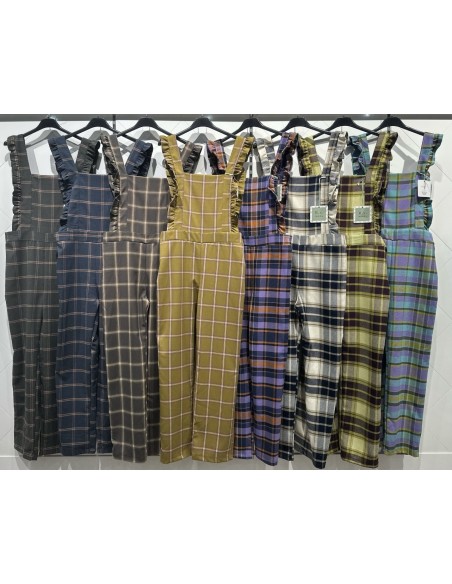 Peto de cuadros de colores con volantitos