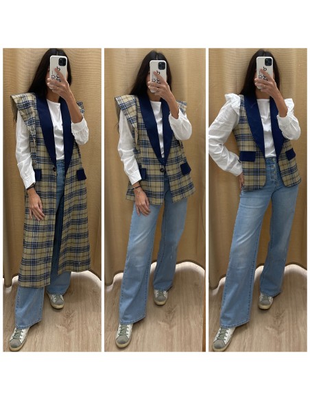 Jeans recto con botones delanteros y bolsillo recto