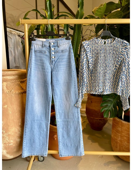 Jeans recto con botones delanteros y bolsillo recto