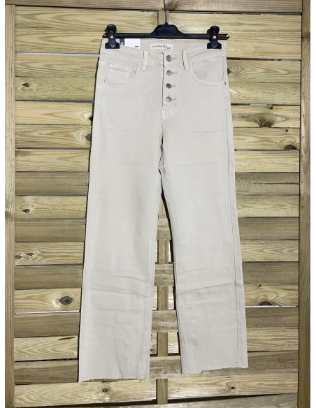 Jeans beige desflecado con botones