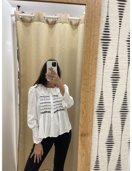 Camisa Fruncido Con Bordado Central Azul Marino