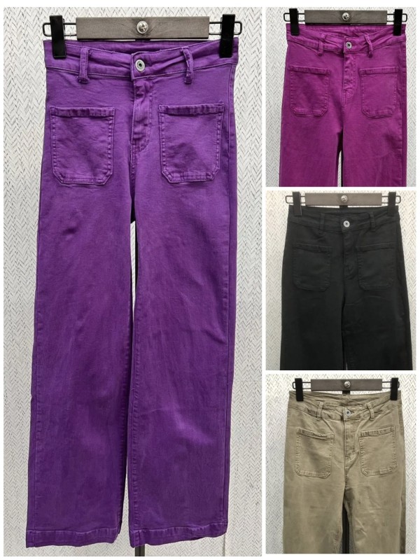 Jeans recto con bolsillos delanteros