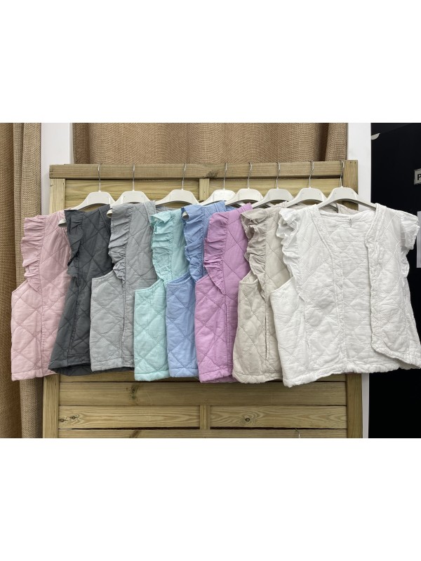 Chaleco liso acolchado con volantitos