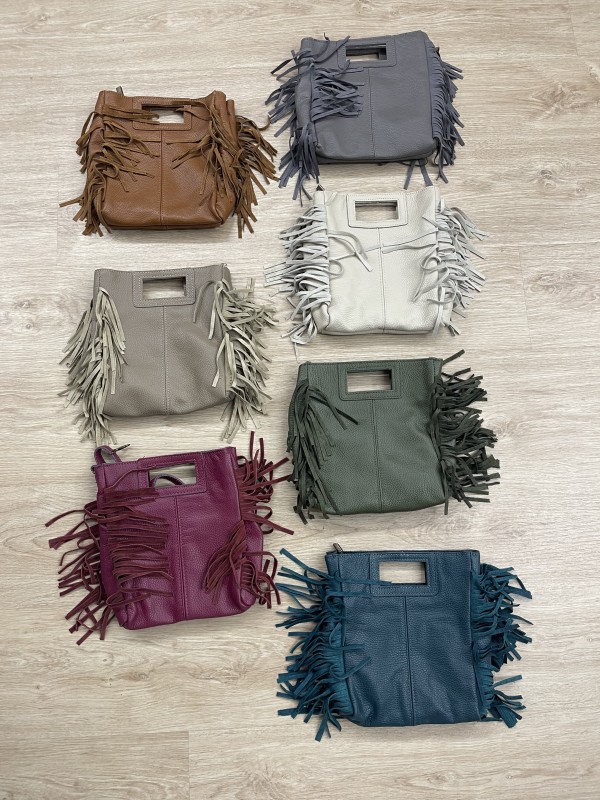 Bolso flecos de piel rugosa
