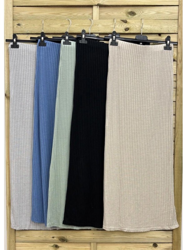 Falda larga canalé con raja lateral