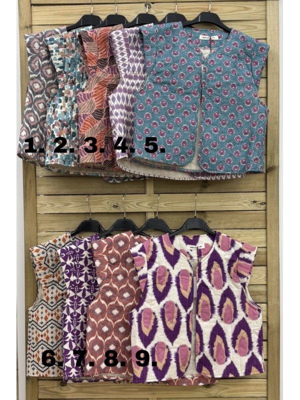 Chaleco acolchado estampado con volantito