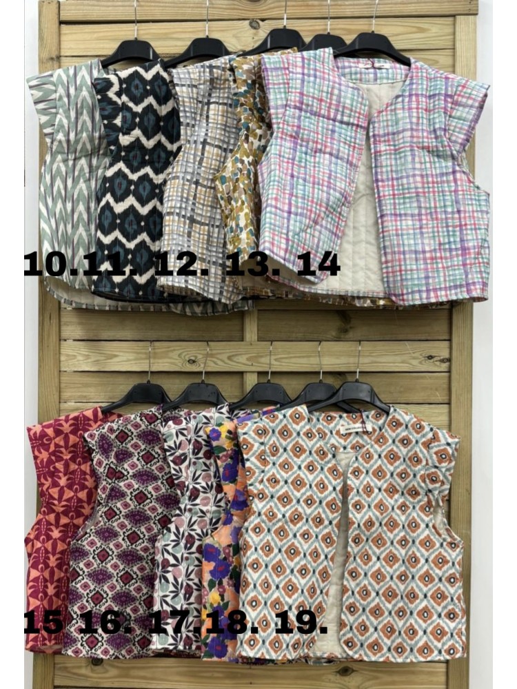 Chaleco acolchado estampado con volantito