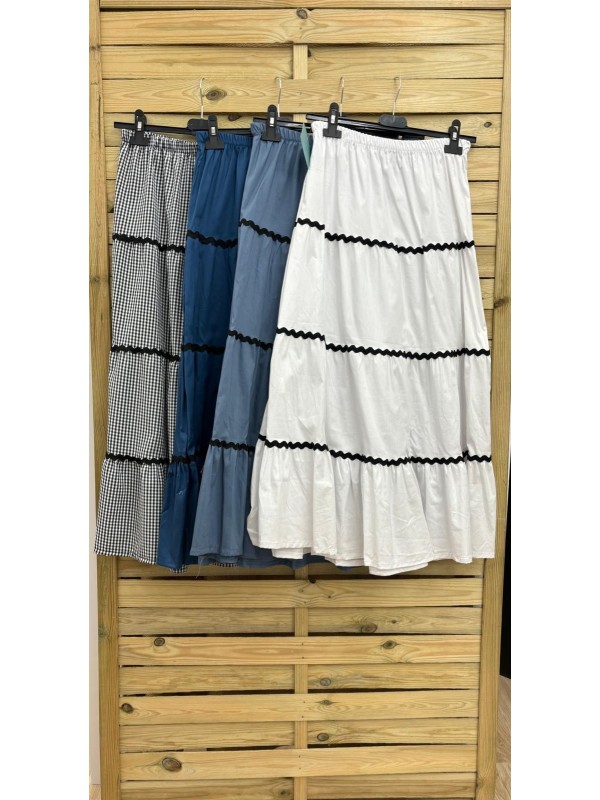 Falda midi con piquillo