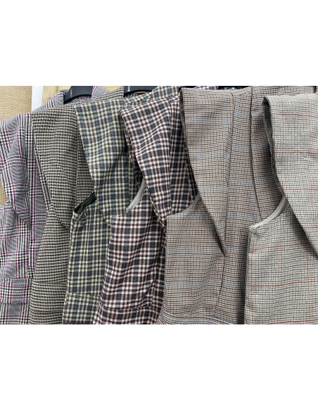 chaleco largo de cuadros volante en manga