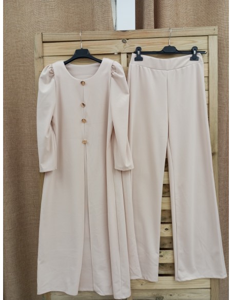 Conjunto chaqueta hombreras y pantalón recto