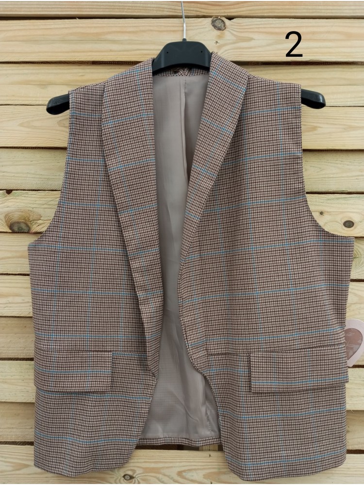 Chaleco corto de cuadritos con solapa