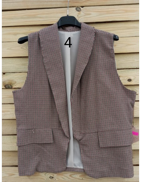 Chaleco corto de cuadritos con solapa