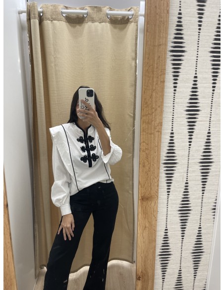 camisa triple aplique