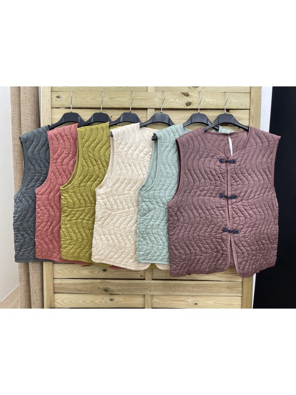 chaleco de saten triple aplique