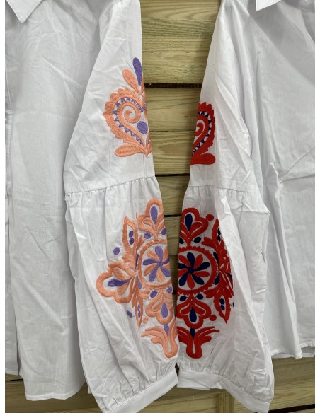 camisa bordado en manga