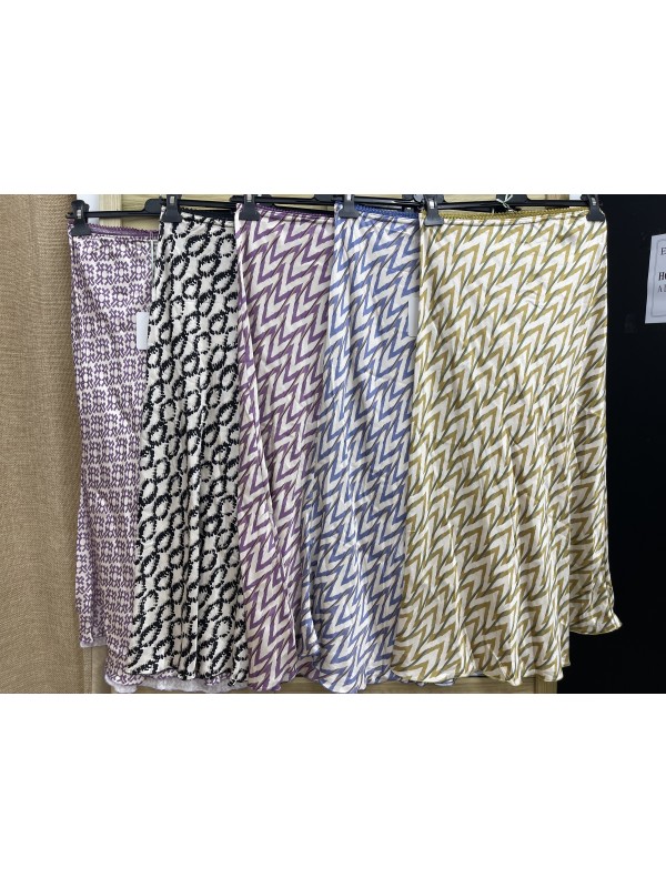 falda saten mini puntilla