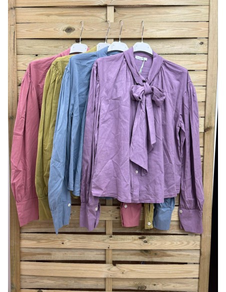 Camisa con lazo en cuello