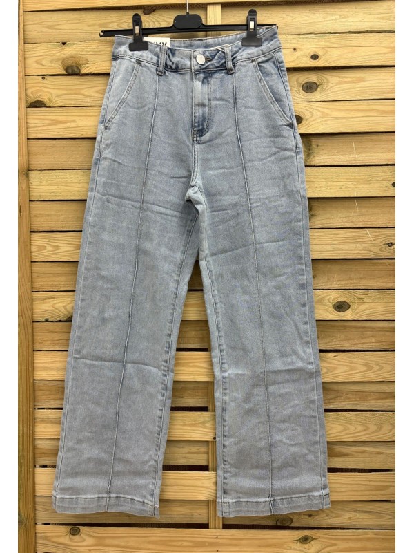 Vaqueros raya vertical y bolsillos