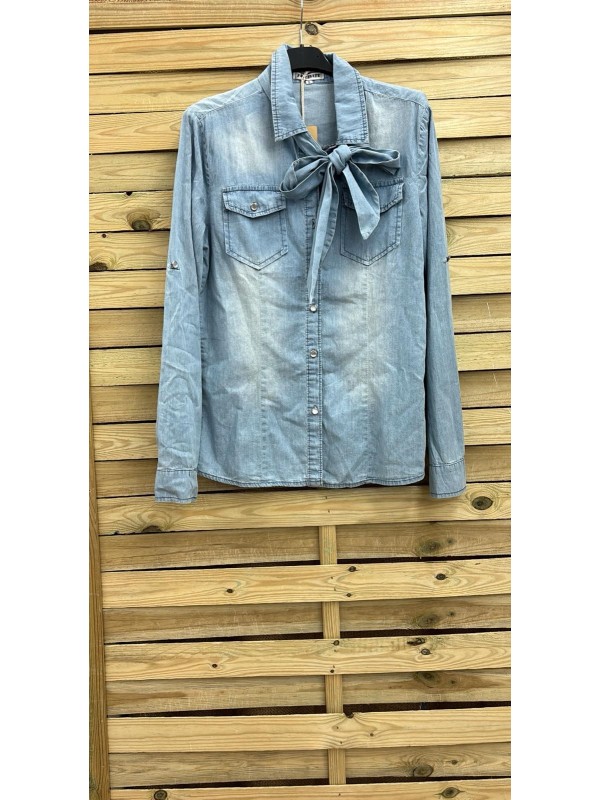 camisa vaquera con lazo y botones