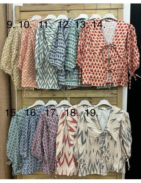 Camisa cuello en pico triple lazo