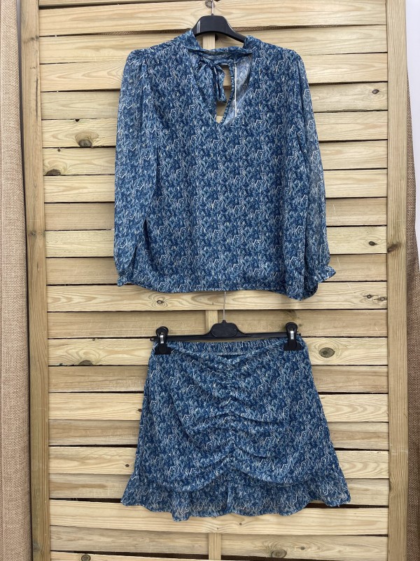 Camisa lazo en cuello estampado brillito