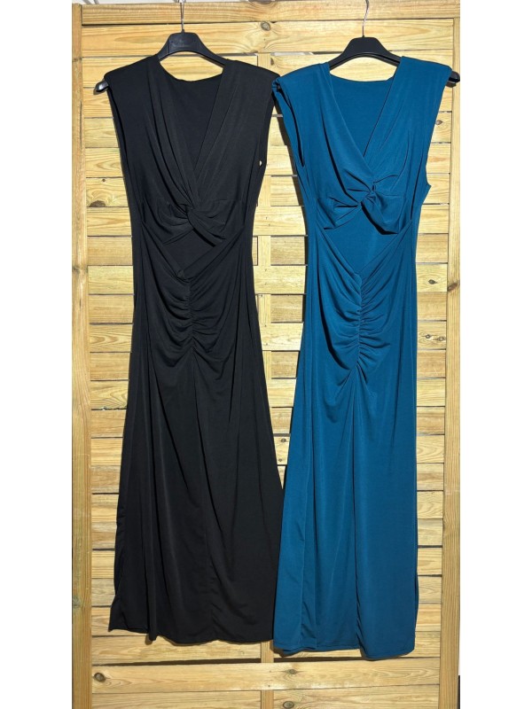 Vestido hombreras sisa abertura central