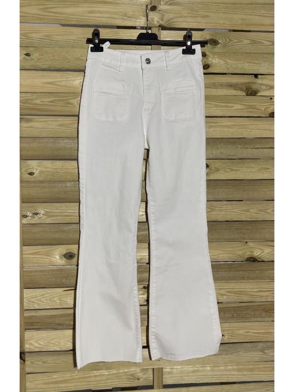 pantalones campana con bolsillo delanteros