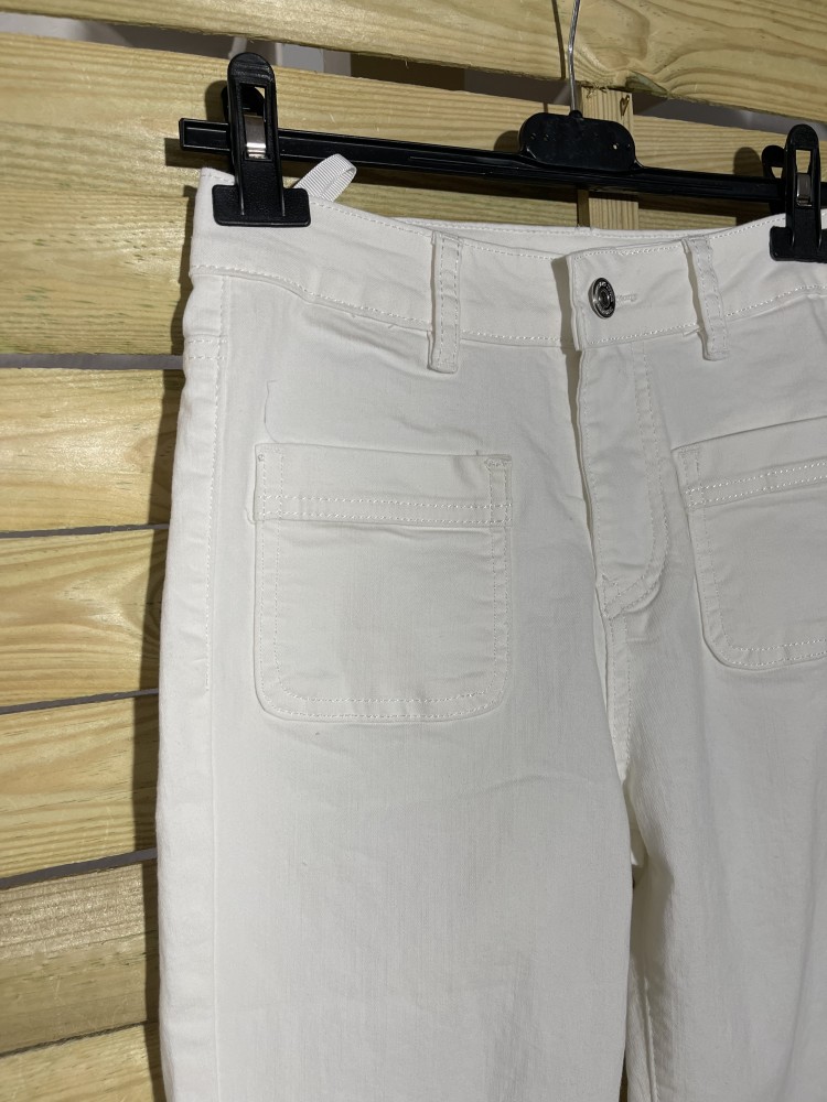 pantalones campana con bolsillo delanteros