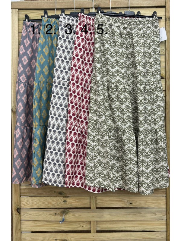 Falda midi estampada con cortes