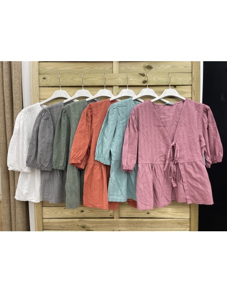 Camisa de manga corta con corte y doble lazo