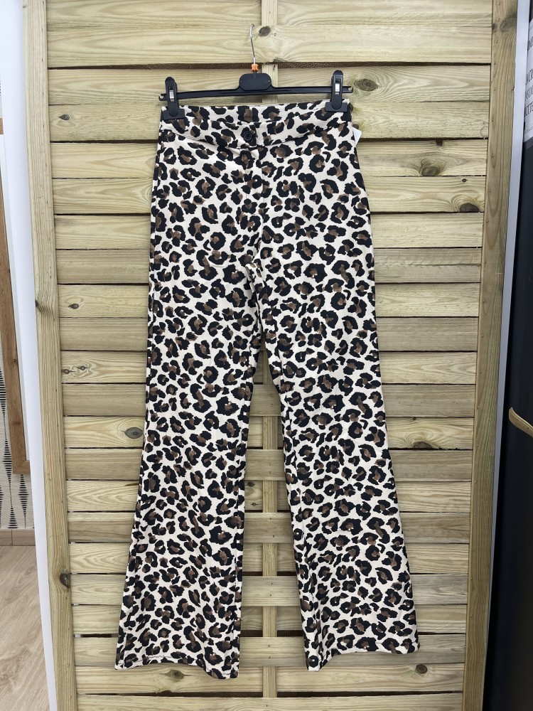 Pantalon de leopardo con boton y cremallera
