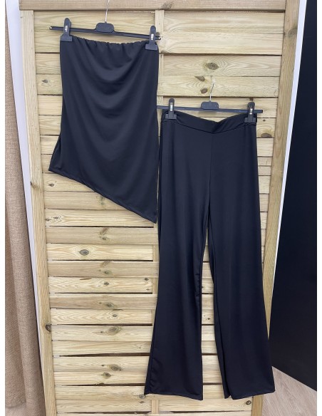 Conjunto de top palabra asimétrica y pantalón