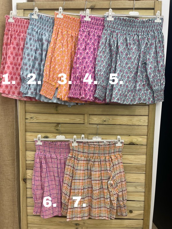 Camisa estampada hombros descubiertos