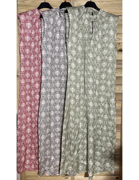 vestido de saten flores con hombreras y aberturas