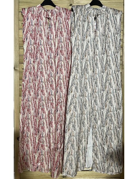 Vestido saten picos con hombreras y abertura