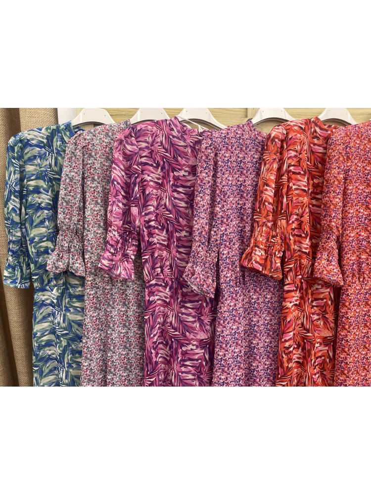 Vestido largo de gasa con hombreras