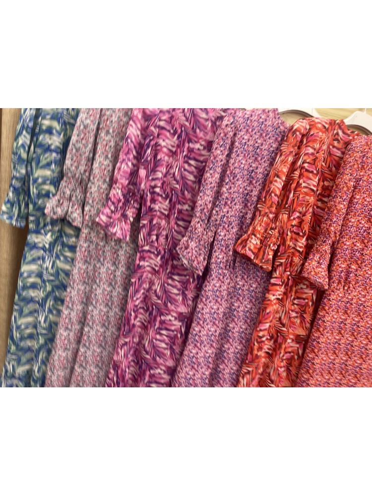 Vestido largo de gasa con hombreras