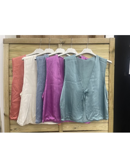 chaleco de saten con lazo