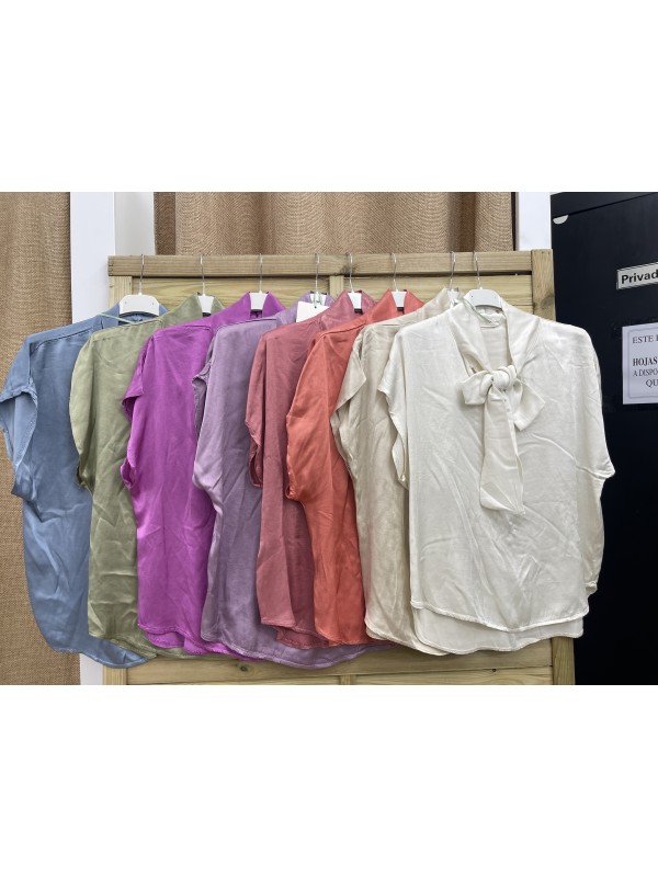 Camisa satén de manga corta con lazo