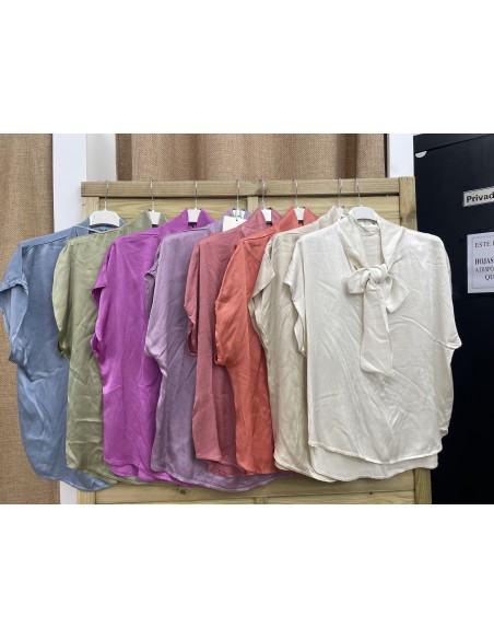 Camisa satén de manga corta con lazo