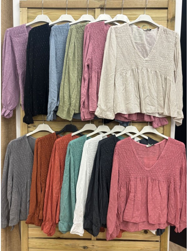 Camisa pico pecho fruncido hilitos plata